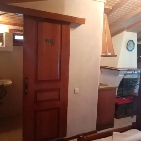 Guesthouse Erato 2 * Неос-Пантелеймонас