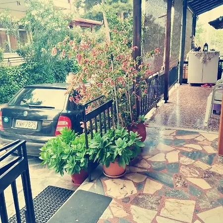 Guesthouse Erato 2 * Неос-Пантелеймонас