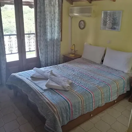 Guesthouse Erato 2 *
