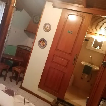 Guesthouse Erato 2 * Неос-Пантелеймонас
